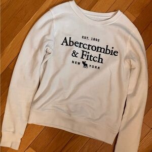 Abercrombie & Fitch White crewneck sweater
